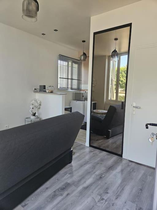 Beautiful F2 Apartment 5 Stops By Train From Paris Moret-sur-Loing Buitenkant foto