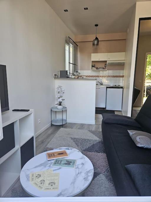 Beautiful F2 Apartment 5 Stops By Train From Paris Moret-sur-Loing Buitenkant foto